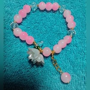 Goldtone pink clear beaded white flowers floral  stretch bracelet